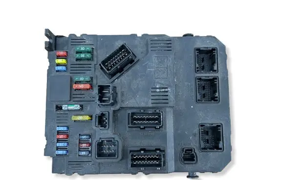 Citroen Berlingo Fuse module S118035320C 9652474680