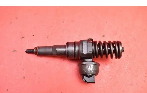 Skoda Octavia Mk2 (1Z) Fuel injector 038130073AG