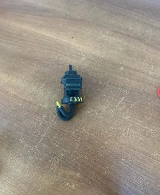 Mercedes-Benz E W210 EGR valve A0005450527 E337
