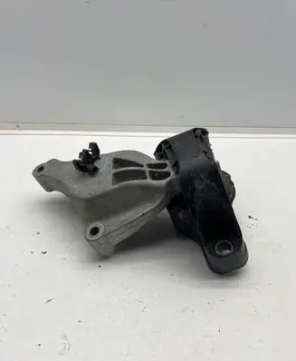 Renault Clio V Engine mount bracket 112323904R