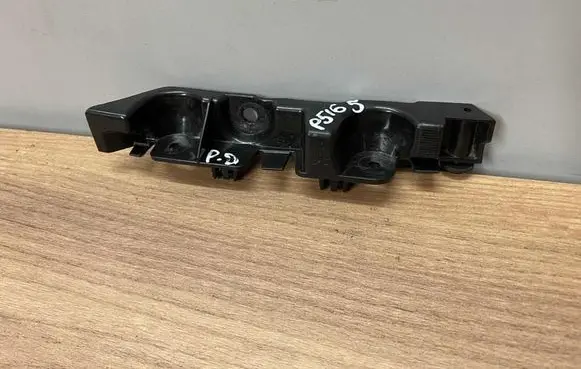 Renault Austral Front bumper mounting bracket 960161683R