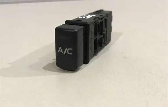 Rover Streetwise Air conditioning (A/C) switch 03035385