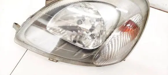 Toyota Yaris Headlight/headlamp