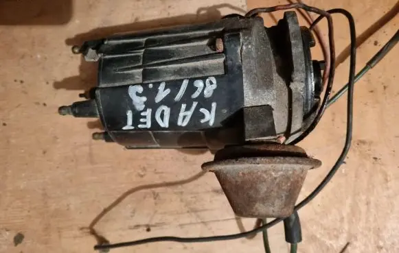 Opel Kadett D Spark distributor 