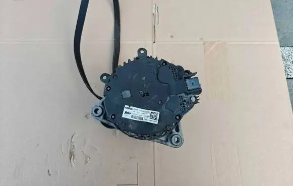 Fiat Panda III Generator/alternator 00522041910 721073243 2740572A