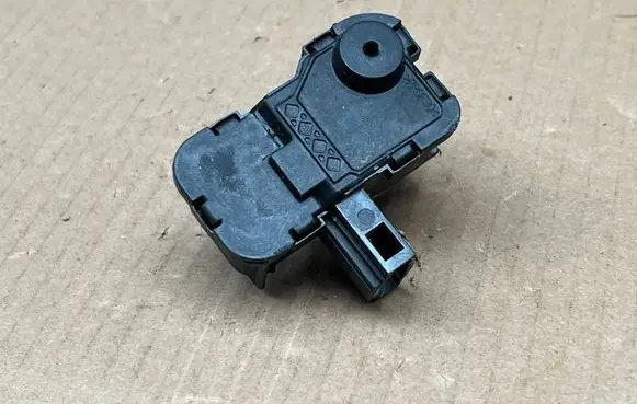 Skoda Citigo Rear glass lock/latch E458 7P0810773F