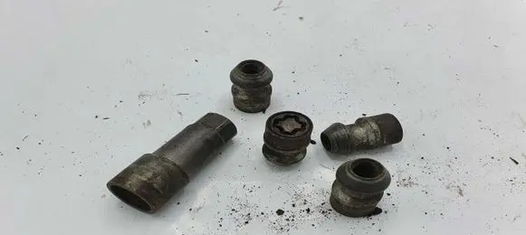 Toyota Land Cruiser (HDJ90) Nuts/bolts NOCODE