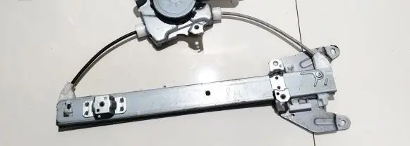 Nissan X-Trail T31 Front door window regulator with motor 
