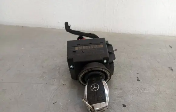 Mercedes-Benz CLS C219 Ignition lock 2115452308 33002213 7013087761606126