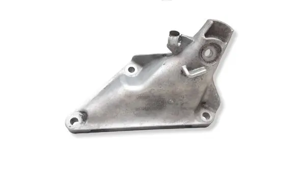 BMW 7 E65 E66 Engine mounting bracket 6770005 22116770005