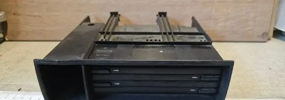 CD/DVD changer