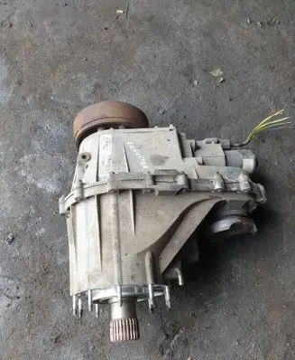 Jeep Cherokee Gearbox transfer box case P52105904AB