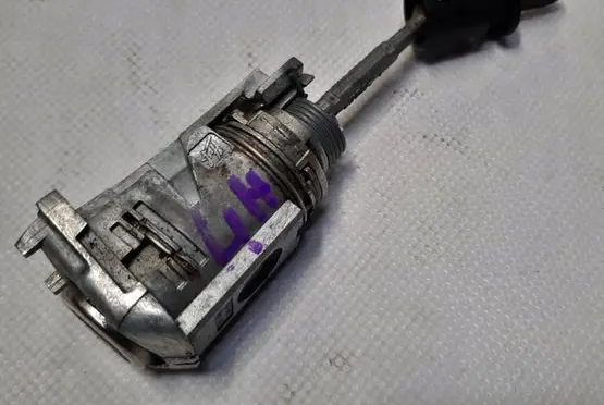 Audi A8 S8 D4 4H Front door lock 4H1837167A