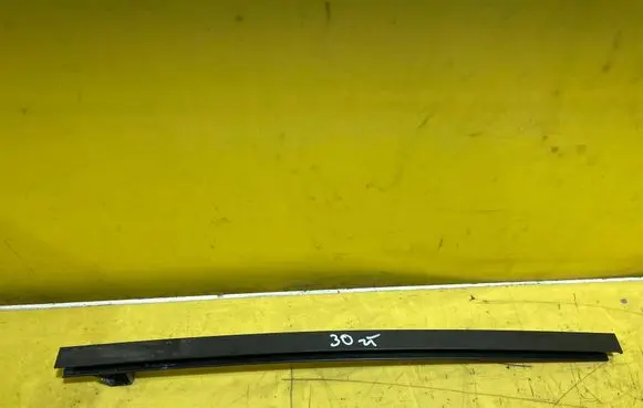 Renault Modus Rear door windshield rail 