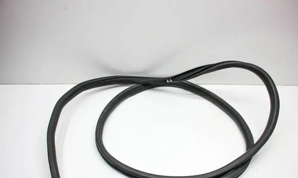 Dodge Durango III Rubber seal rear door 