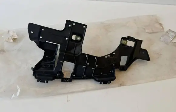 Mercedes-Benz C AMG W205 Muffler mount bracket/holder A2058850400