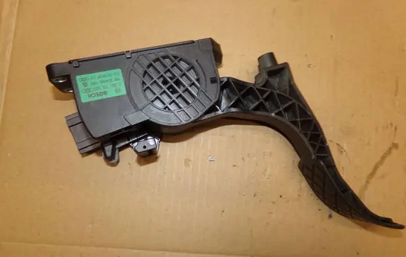 Volkswagen Fox Accelerator throttle pedal 0280755063