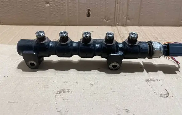 Ford Focus Fuel main line pipe 9654592680