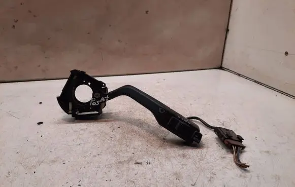 Volkswagen PASSAT B3 Wiper control stalk 357953503AF