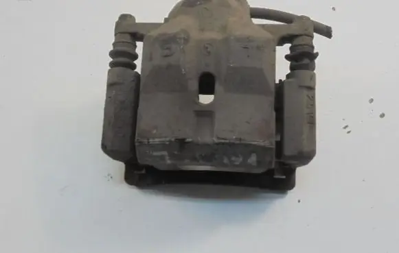 Toyota Prius+ (ZVW40) Front brake caliper 