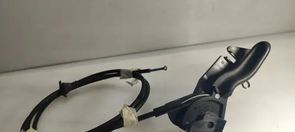 Engine bonnet (hood) release handle