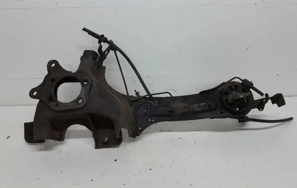 Rear wheel hub spindle/knuckle