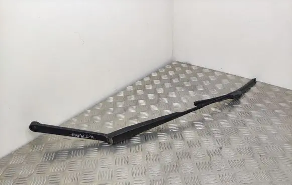 Nissan X-Trail T30 Windshield/front glass wiper blade 