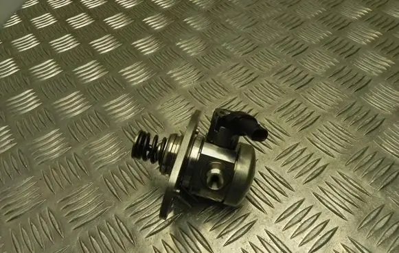 BMW 2 F45 In-tank fuel pump 8631642