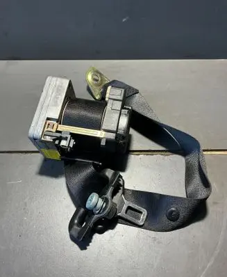 Mercedes-Benz S W220 Front seatbelt 33015929F