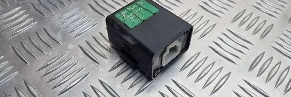 Subaru Forester SF Central locking relay 88201FC000 484598