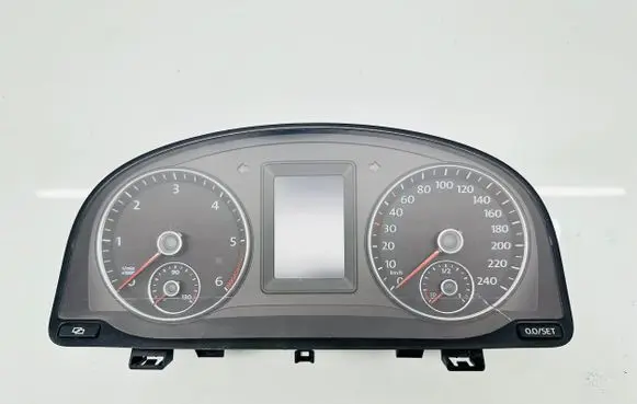 Volkswagen Touran II Speedometer (instrument cluster) 1T0920871D VDD0240705 070520115