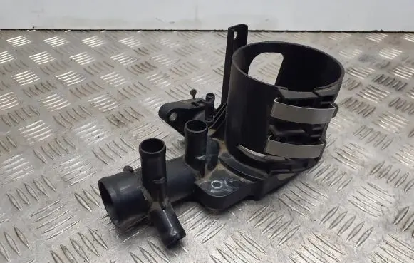 Infiniti Q70 Y51 Fuel filter bracket/mount holder A6512001056
