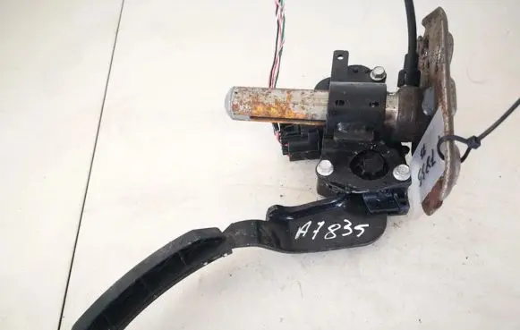 Nissan Murano Z50 Accelerator throttle pedal 180021ca100 180021-ca100