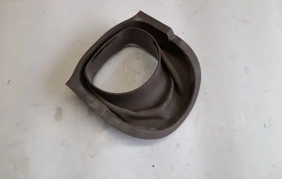 Steering wheel column trim