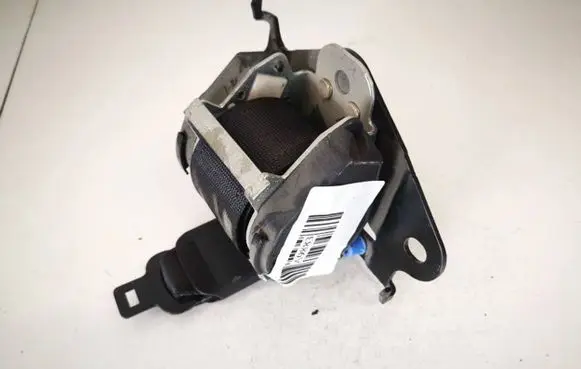 Middle seatbelt (rear)