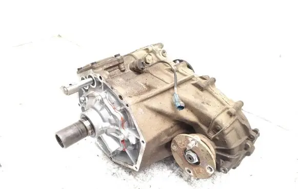 Toyota Hilux (AN10, AN20, AN30) Gearbox transfer box case GEARBOX330300K350