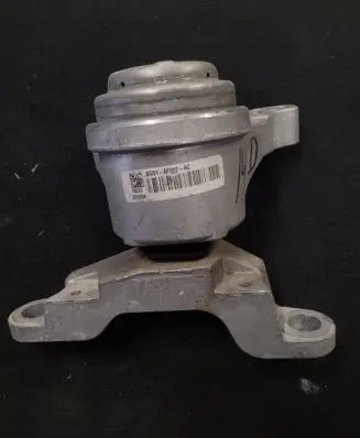 Engine mount bracket