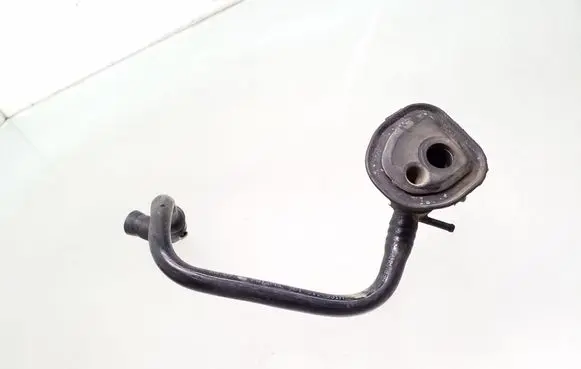 Volkswagen PASSAT B5 Vacuum line/pipe/hose 8D1611931M