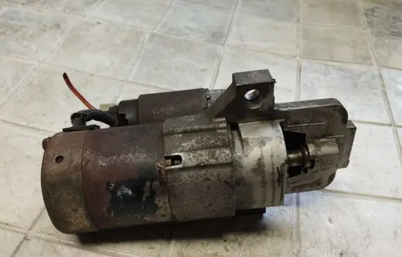 Mazda 5 Starter motor M000T87681