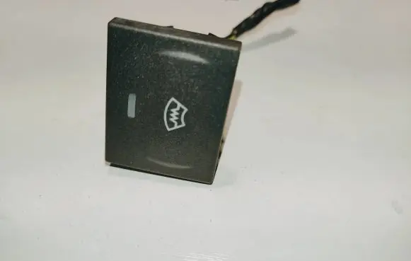 Ford Focus C-MAX Windscreen/window heater switch 3M5T18K574AB