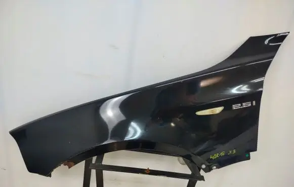 BMW X3 E83 Fender 