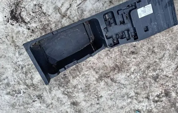 Battery box tray