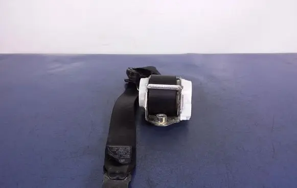 Jaguar XF X250 Front seatbelt 8X23-F611B09-