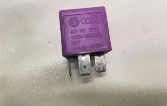 Audi A6 S6 C5 4B Other relay 431951253G V23134B52X372