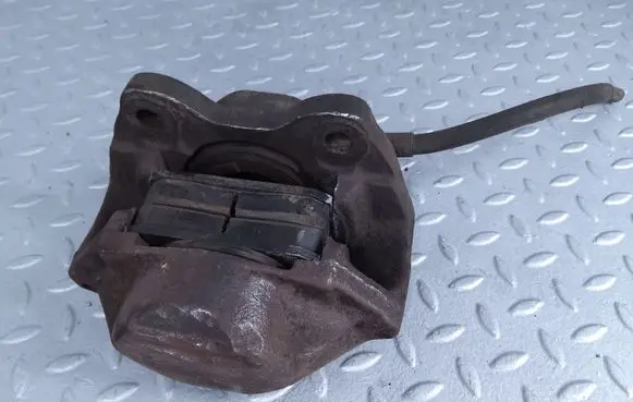 Mercedes-Benz 200 300 W123 Front brake caliper A0024210598 0024210598