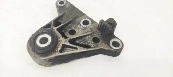 Volvo XC70 Engine mount bracket 31262936 BH9SA
