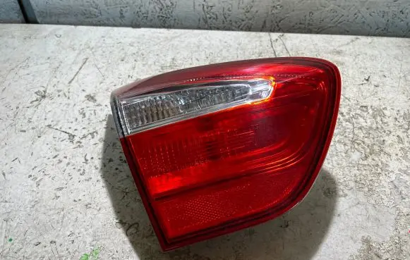 KIA Rio Tailgate rear/tail lights 924031W2