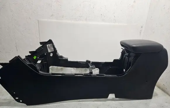 KIA Sportage Center console 84611F1200WK