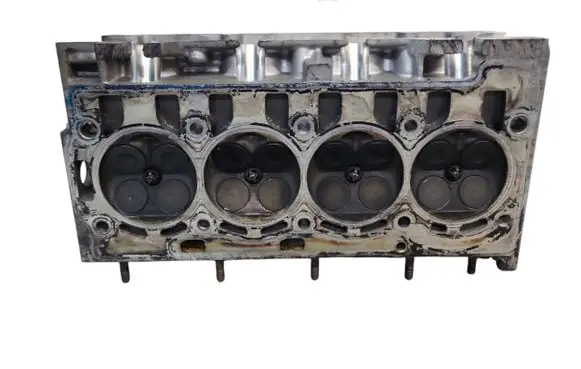 Volkswagen Golf V Engine head 03C103358S
