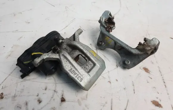 Lexus RX 450H Rear brake caliper ADVTCS